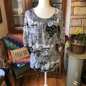 STYLE&CO SIZE MEDIUM BLACK AND WHITE 3/4 SLEEVE PAISLEY BLOUSE DROP WAIST EUC